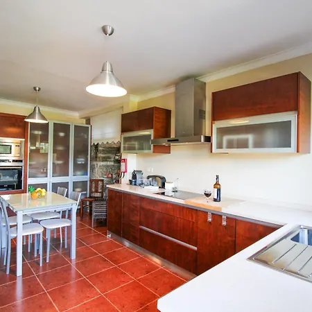 Cosy Countryside - Family House