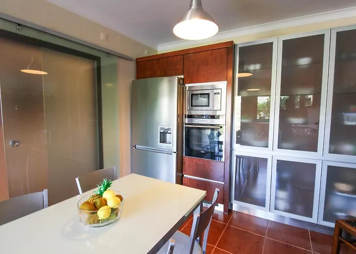 Cosy Countryside - Family House