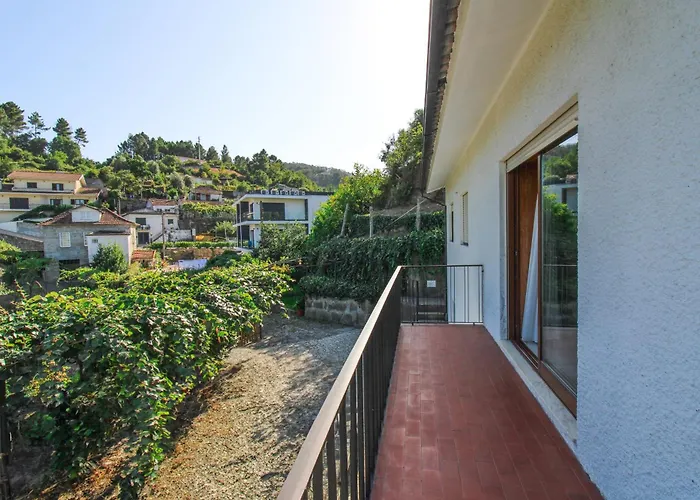 Cosy Countryside - Family House