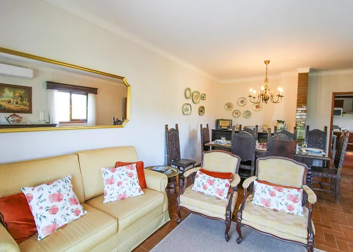 Cosy Countryside - Family House